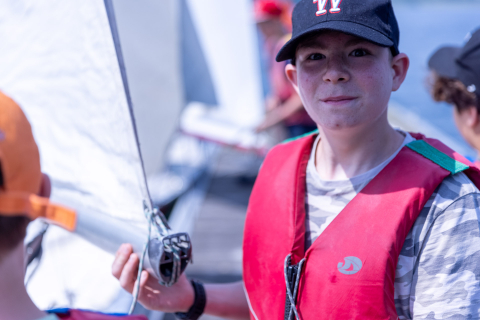 Activité bateau voile avec l'équipe du Coga au Lac de l'Eau d'Heure.